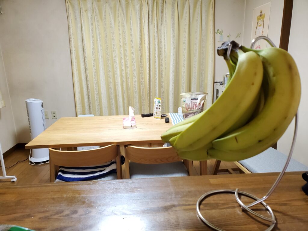 unicoテーブルとバナナスタンド
