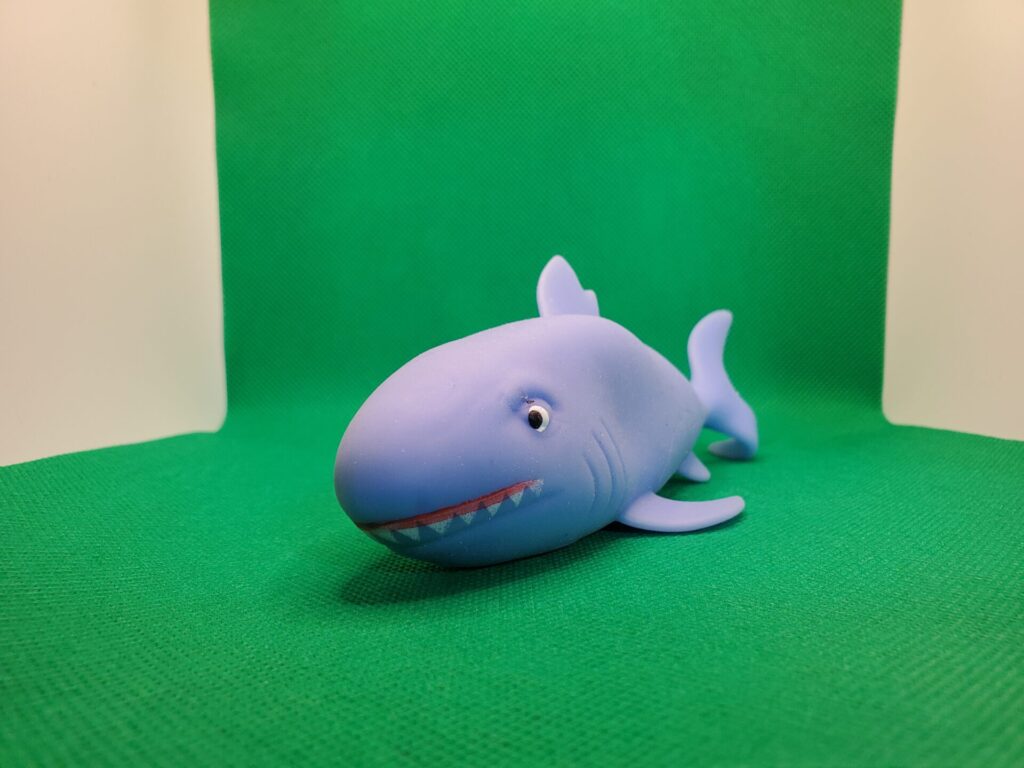 サメのおもちゃ　フライングタイガー